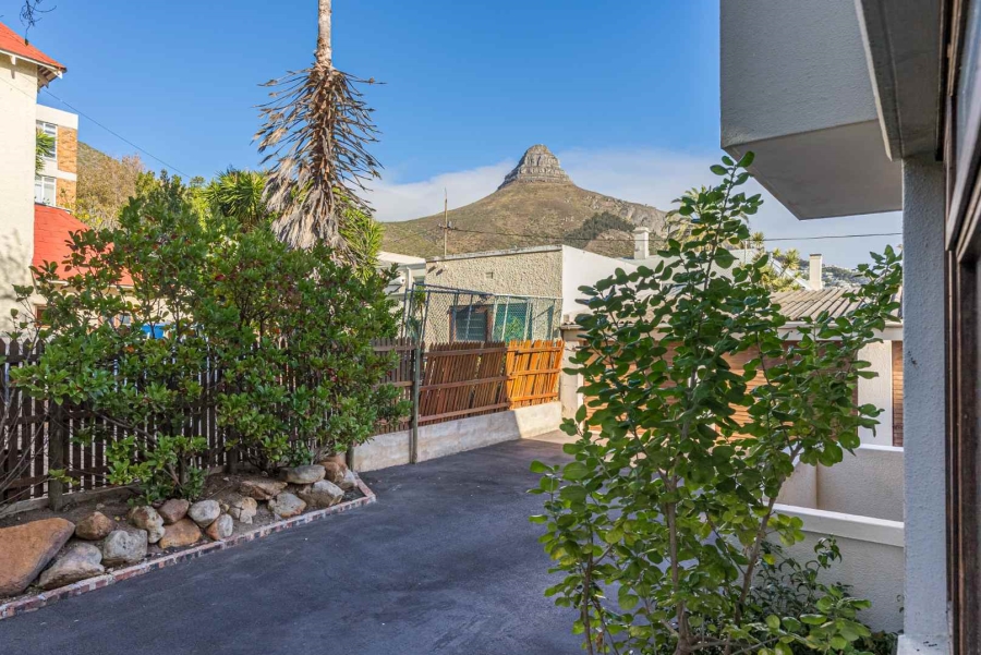 1 Bedroom Property for Sale in Sea Point Western Cape